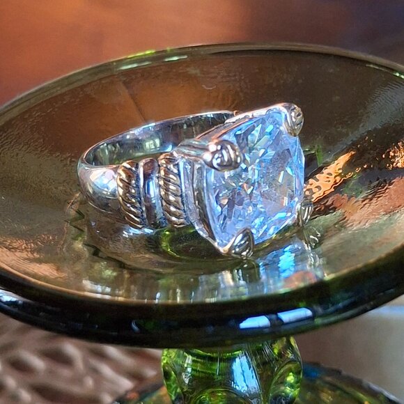 Fashion Ring - Picture 2 of 8